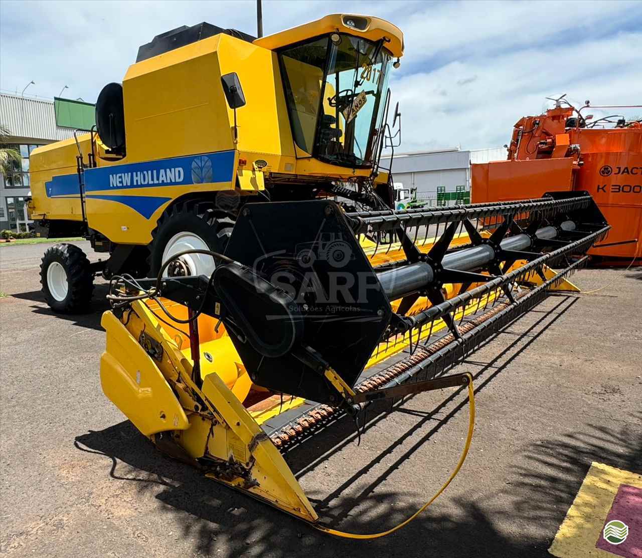 COLHEITADEIRA NEW HOLLAND TC 5090 SARF Soluções Agrícolas UBERLANDIA MINAS GERAIS MG